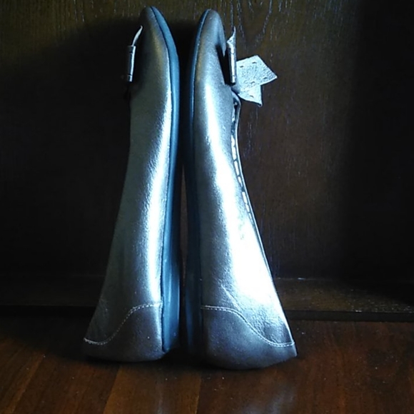 Clarks - Picture 4 of 7